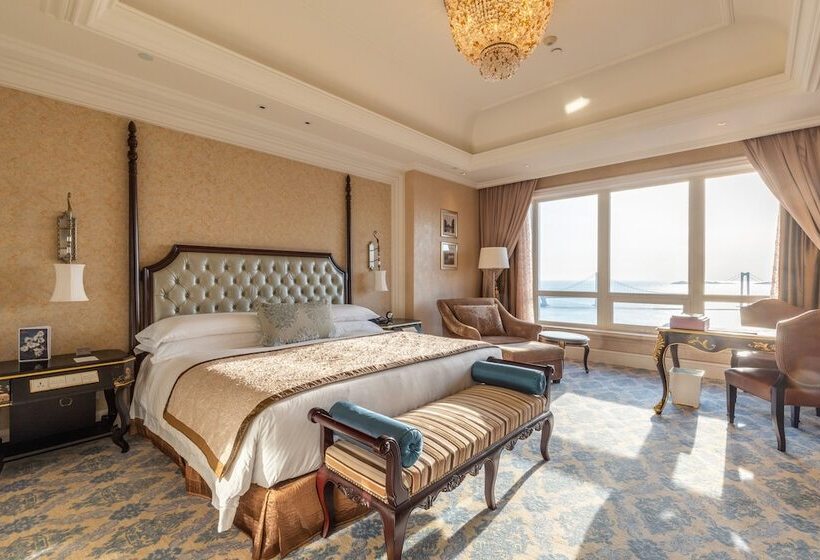 Номер Deluxe Вид на Море, The Castle Hotel, A Luxury Collection Hotel, Dalian