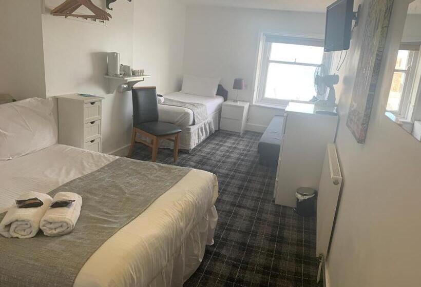 חדר משפחתי נוף לים, The Jubilee Hotel East  With Spa Facilities