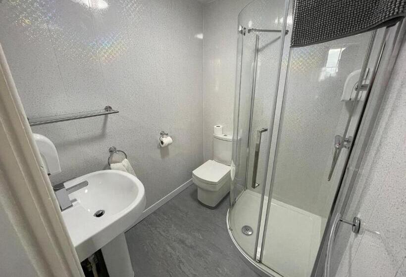 חדר משפחתי נוף לים, The Jubilee Hotel East  With Spa Facilities