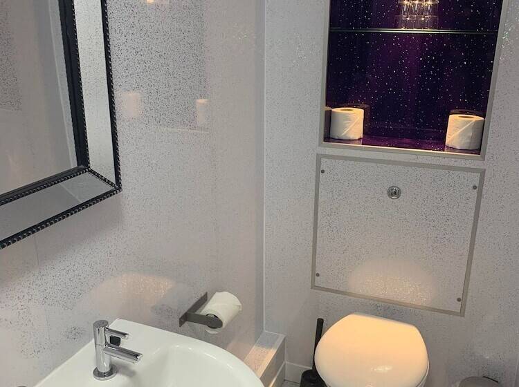 Семейный Номер, The Jubilee Hotel East  With Spa Facilities