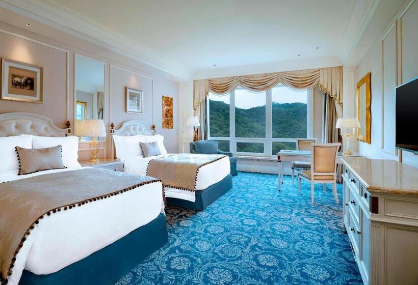 Номер Deluxe Вид на Горы, The Castle Hotel, A Luxury Collection Hotel, Dalian