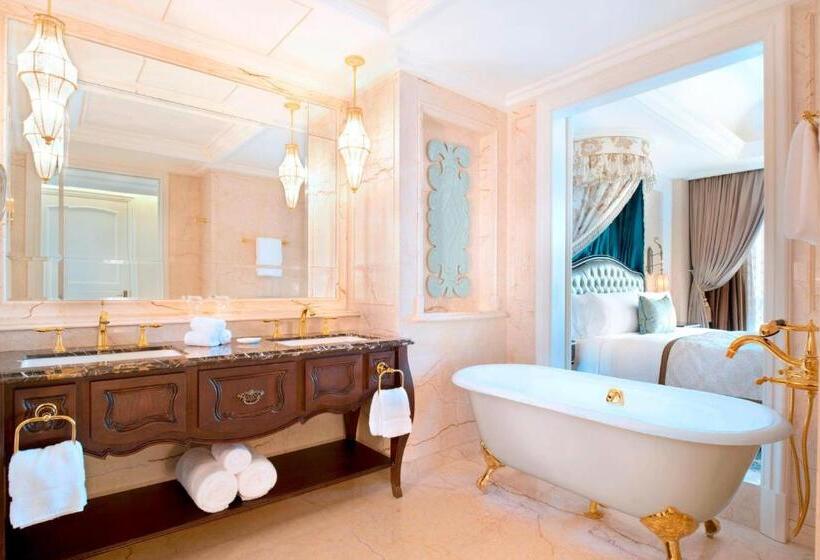 Люкс Deluxe Вид на Море, The Castle Hotel, A Luxury Collection Hotel, Dalian