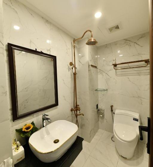 اتاق سوپریور, Kingdom Hotel Hanoi