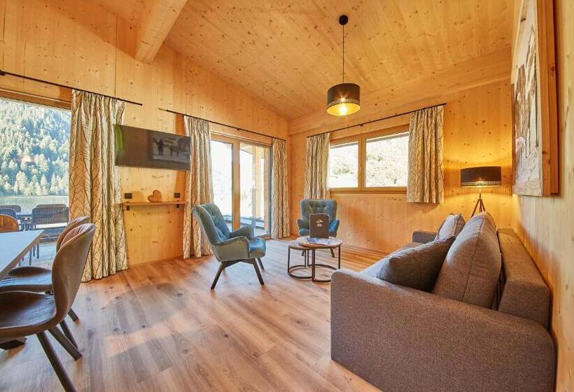1 Bedroom Penthouse Apartment, Alpenparks Chalet & Apartment Steve Lodge Viehhofen