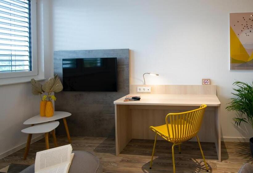 Студия Superior, Livin63 Studio Apartments