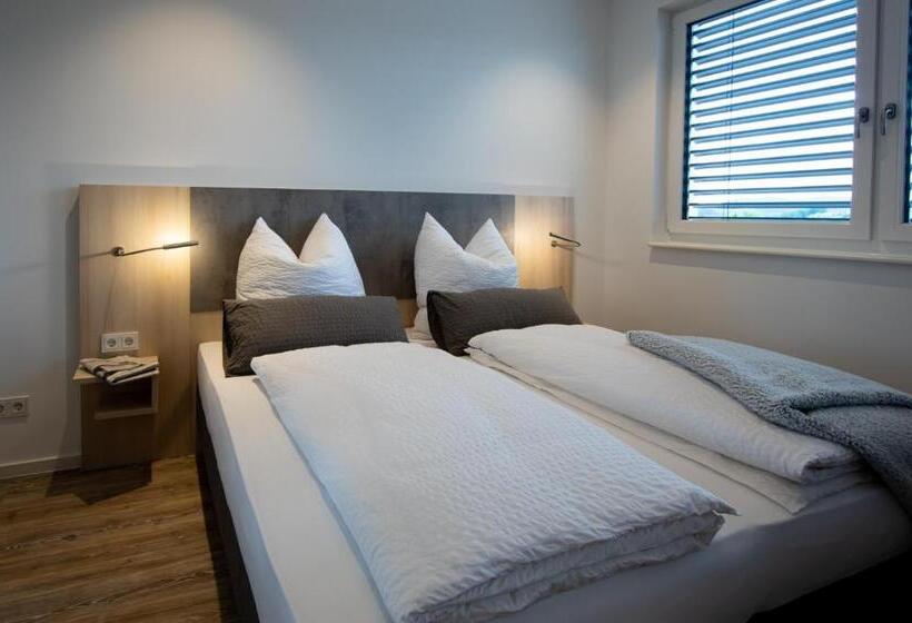 Студия Superior, Livin63 Studio Apartments