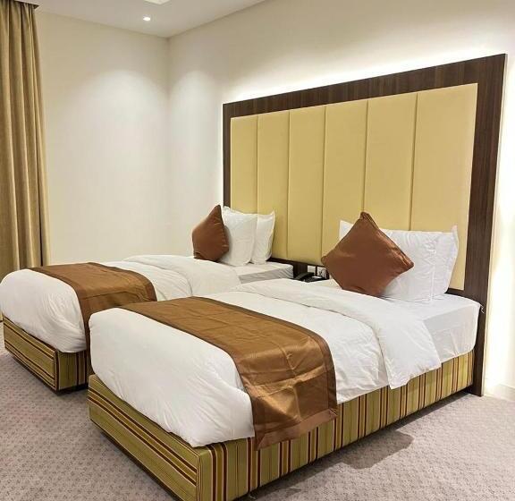 سوییت لوکس, فندق النزيل الذهبي   Golden Guest