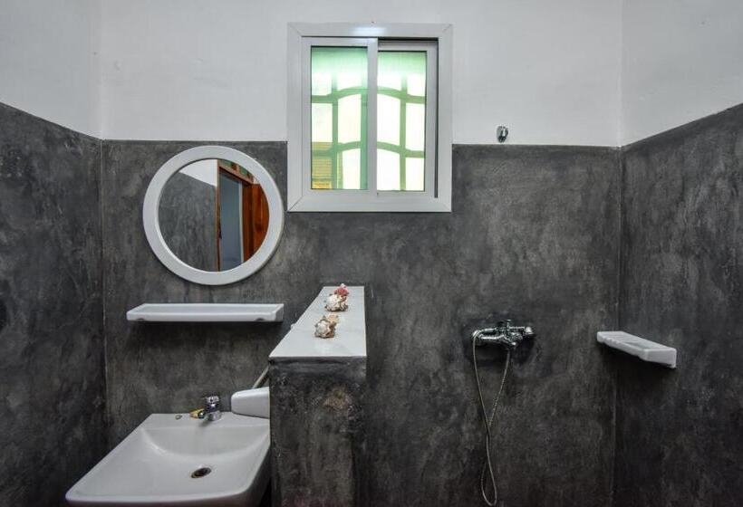 اتاق استاندارد با بالکن, Vinney S Lodge