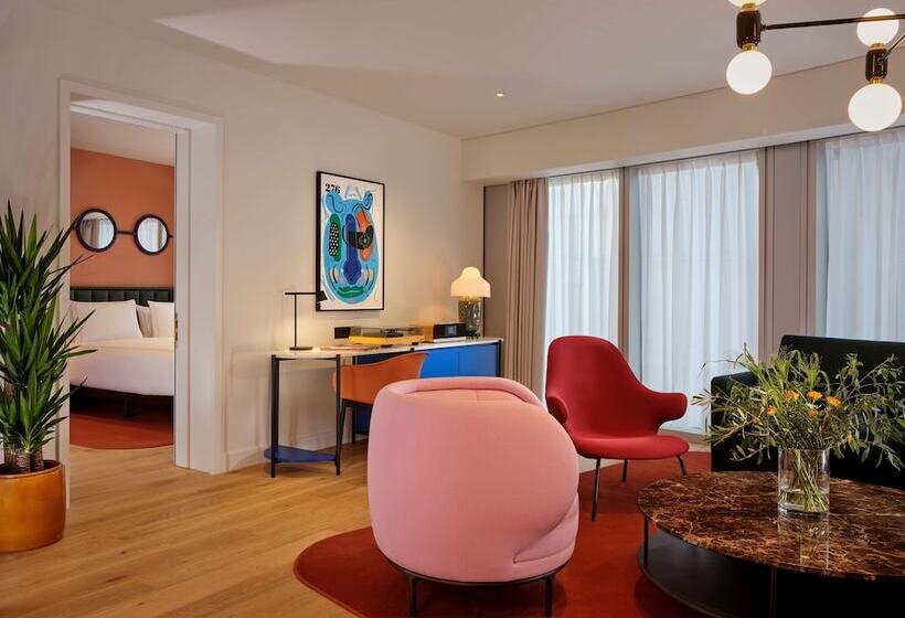 Полулюкс, Art Otel London Battersea Power Station, Powered By Radisson Hotels