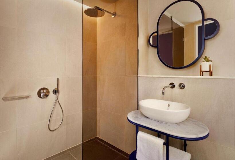 Номер Стандартный с Видом, Art Otel London Battersea Power Station, Powered By Radisson Hotels