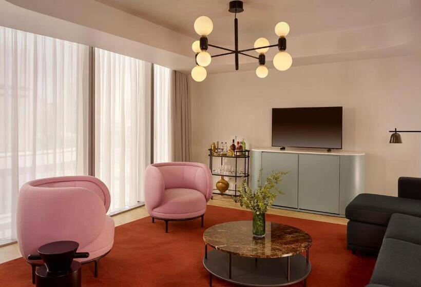 Полулюкс, Art Otel London Battersea Power Station, Powered By Radisson Hotels