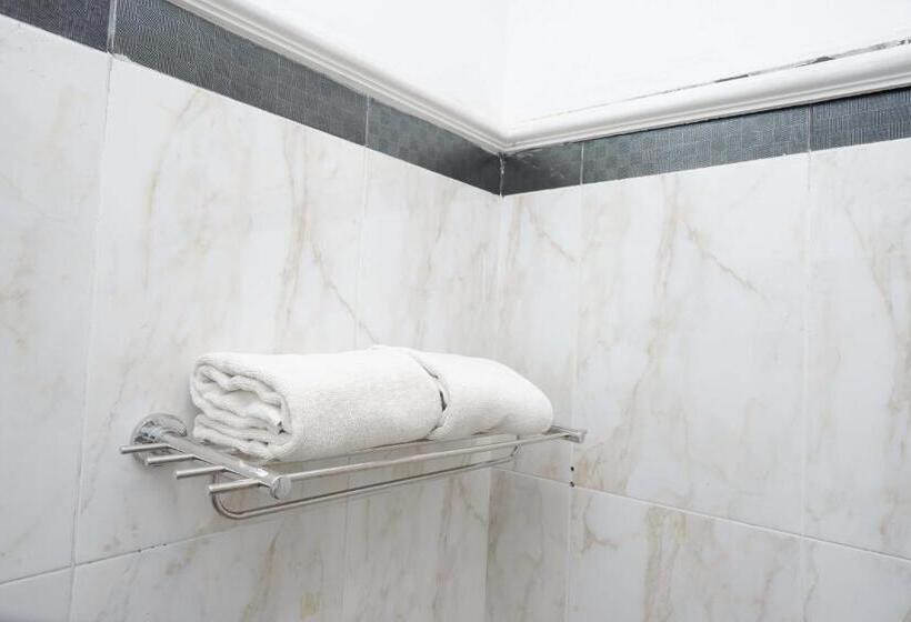 غرفة سوبيريور, Urbanview Hotel Artama Simpang Lima By Reddoorz