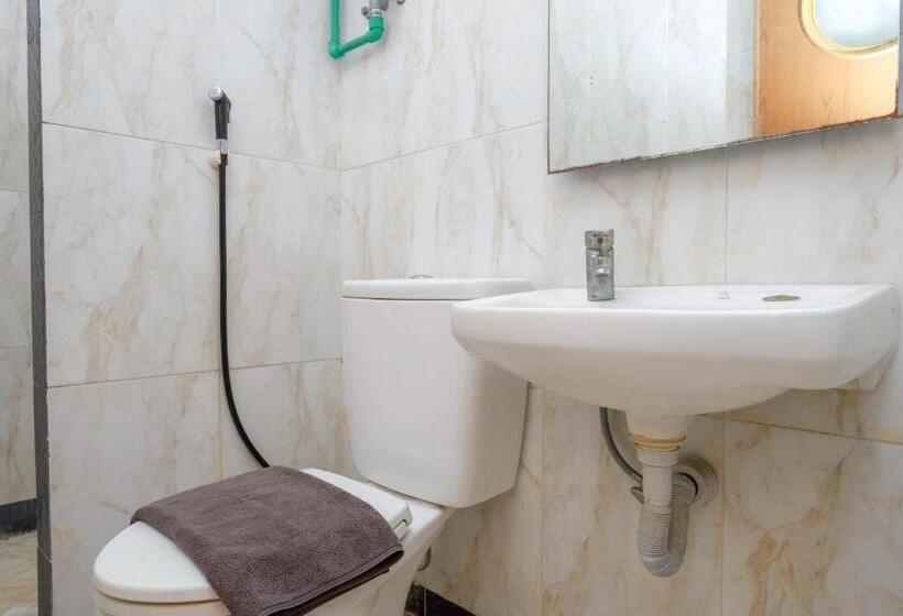 غرفة ديلوكس, Urbanview Hotel Artama Simpang Lima By Reddoorz