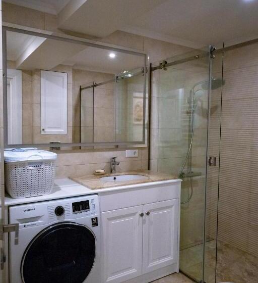 ویلای لوکس 1 خوابه, Casa Viilor