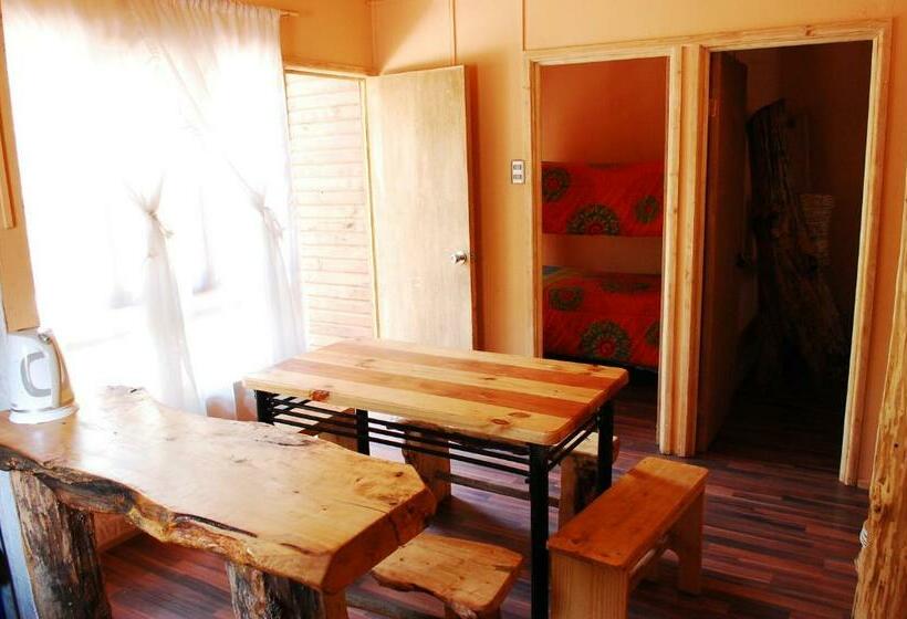 Хижина, Cabaña Hostal Ema