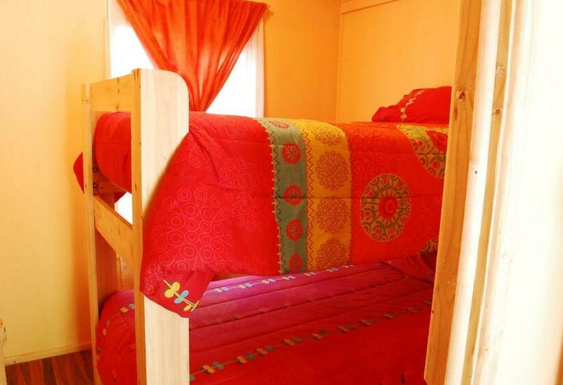 Хижина, Cabaña Hostal Ema