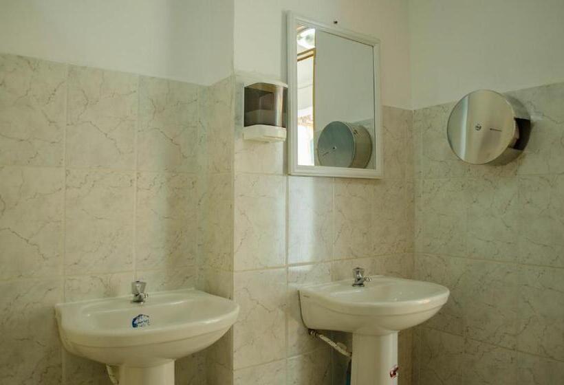 Номер Стандарт Совместная Ванная, Hostal Alabalti