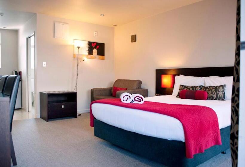 스탠다드 스튜디오, Dunedin Palms Motel