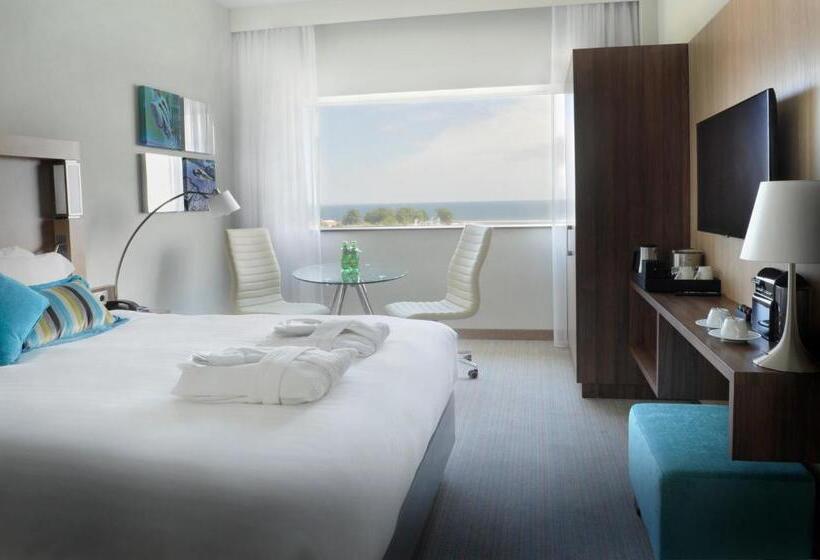 Номер Deluxe Кровать Кинг, Courtyard By Marriott Gdynia Waterfront