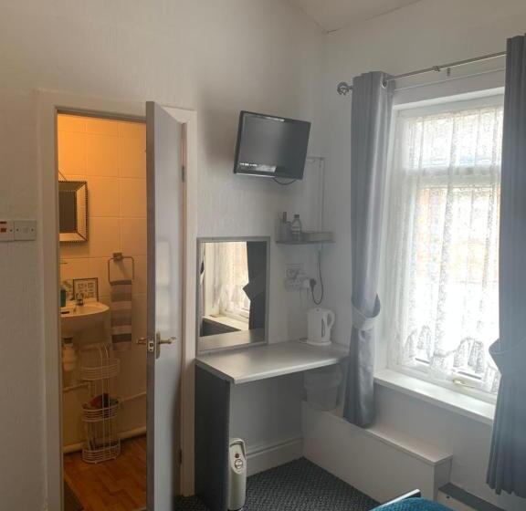 Quarto Economy, Hornby Villa B&b Couples & Families Only Central Location