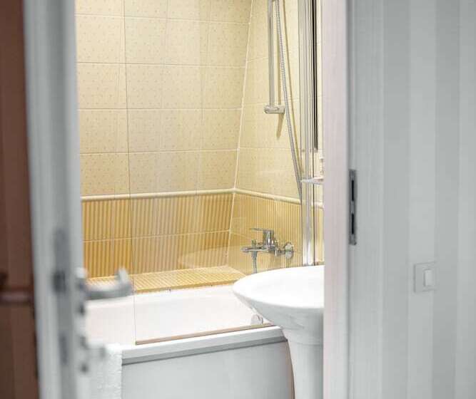 Quarto Premium, Premier Geneva