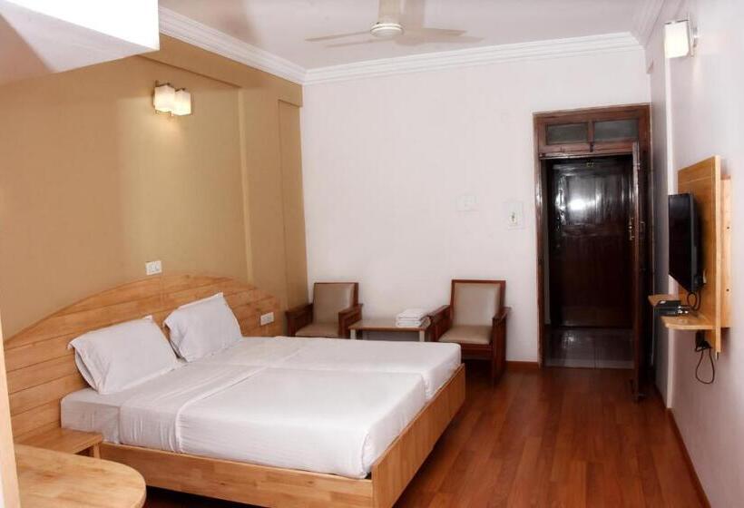Quarto Estandar, Vellara