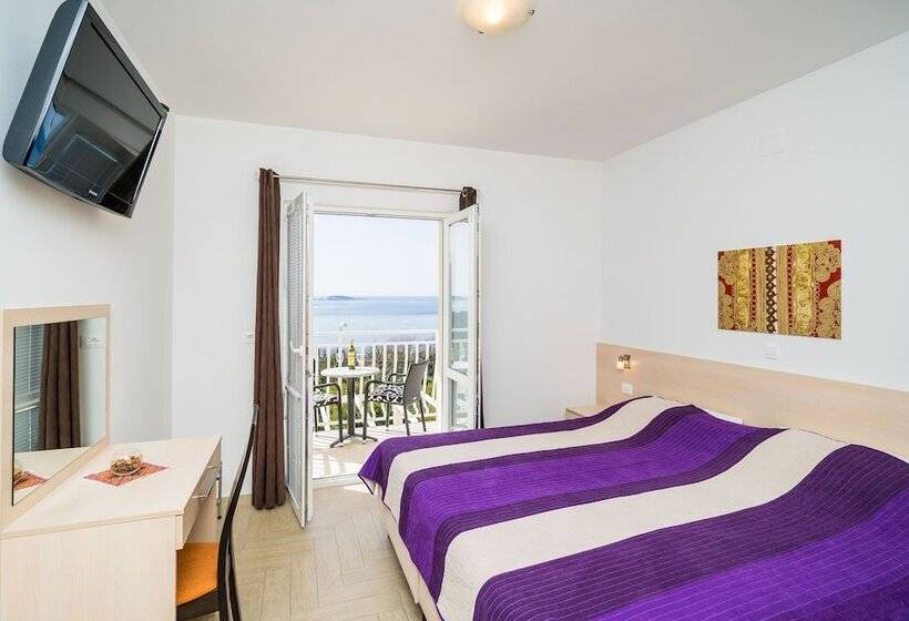 Apartamento 1 Quarto Vista Mar com Sacada, Villa Samba