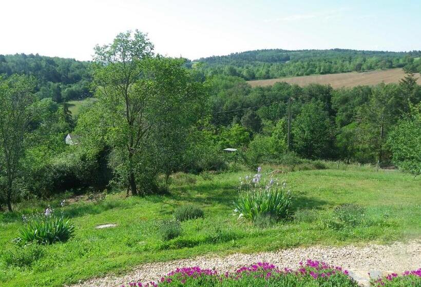 Номер Стандарт Вид на Горы, Le Donjon De La Reine Margot