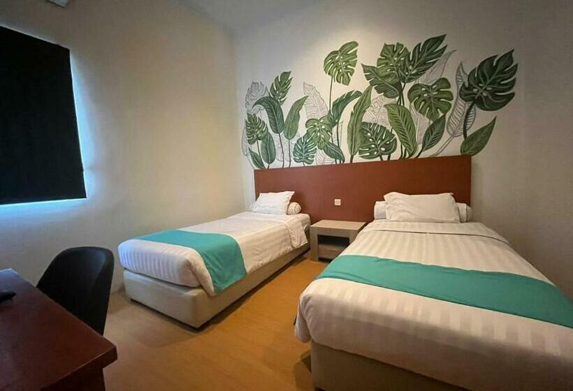 Номер Deluxe, Front One Green Boutique Hotel Abepura