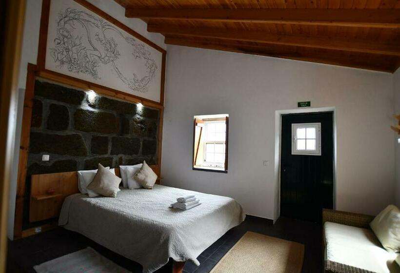 سوئیت با تخت بزرگ, Caldeira Guesthouse