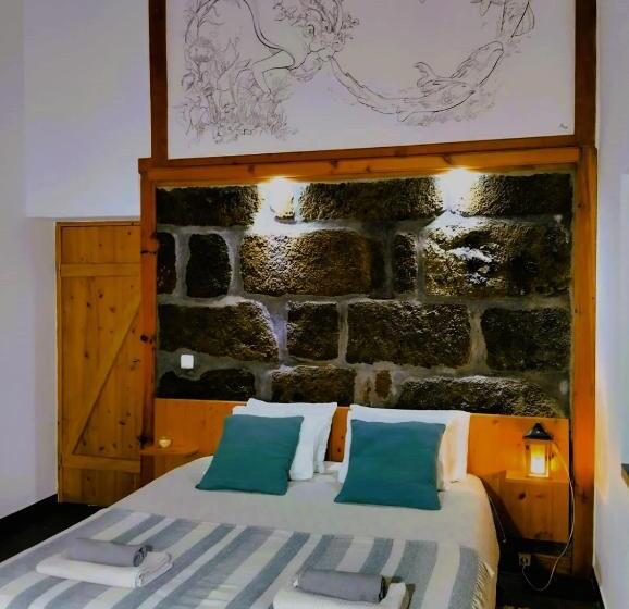 سوئیت با تخت بزرگ, Caldeira Guesthouse