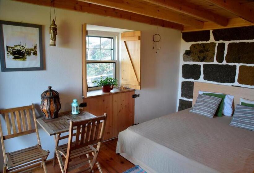 اتاق استاندارد با سرویس بهداشتی مشترک, Caldeira Guesthouse