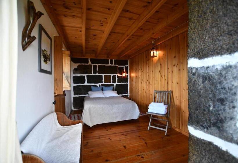 اتاق استاندارد با سرویس بهداشتی مشترک, Caldeira Guesthouse