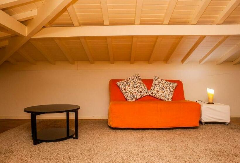 Апартаменты 2 Спальни, Casal De Tralhariz   Turismo De Habitacao