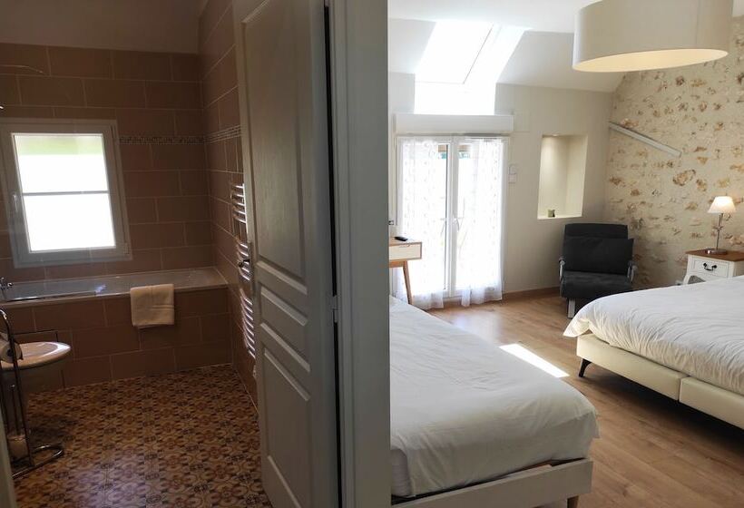 Номер Стандарт Трехместный, Chambre D Hôtes Le Domaine Des Hirondelles