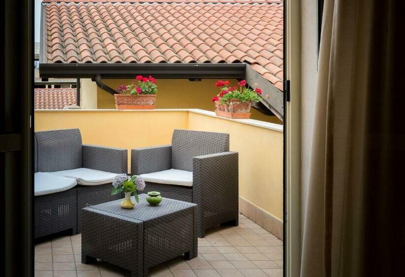 Номер Стандарт, Il Giardino Degli Allori