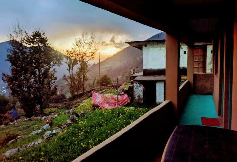 스탠다드 룸 킹사이즈 침대, Moon Hotel Tungnath