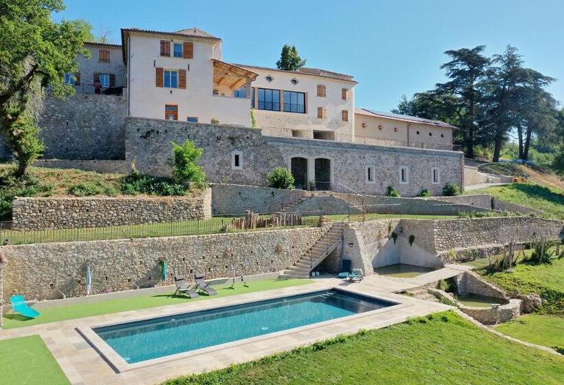 Номер Стандарт, Domaine De Combe Beluze
