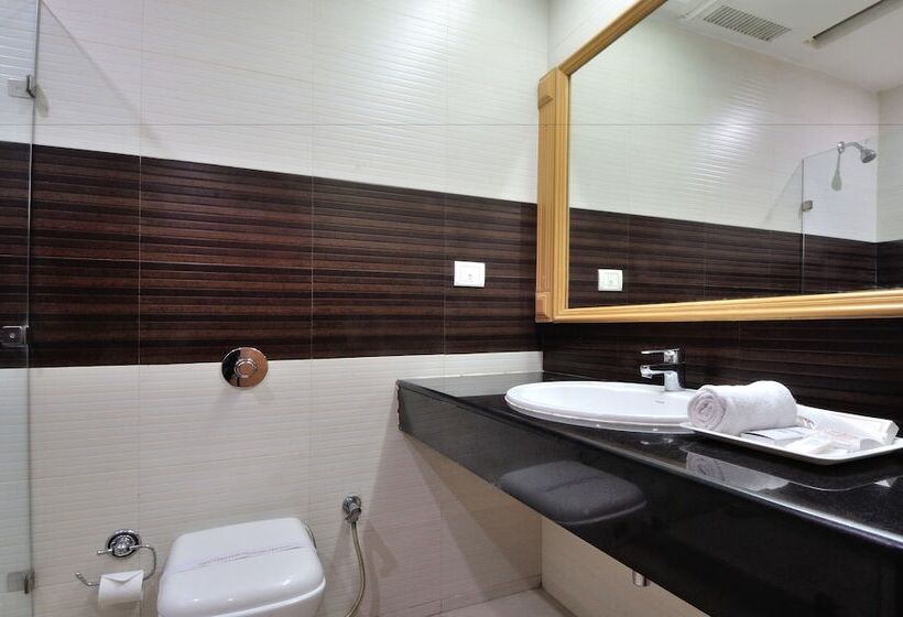 Deluxe Room, Solitaire Chandigarh