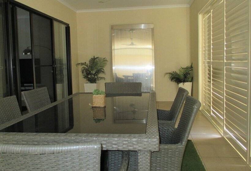 1 Bedroom Penthouse Apartment, Edge Apartments Cairns