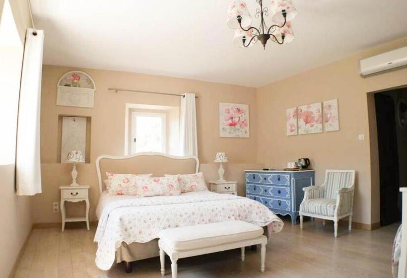 Четырехместный Номер Deluxe, Domaine De Rochebelle