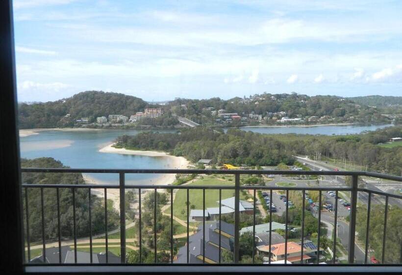 Superior 3-bedroom flat with sea view, Royal Palm Resort On The Beach