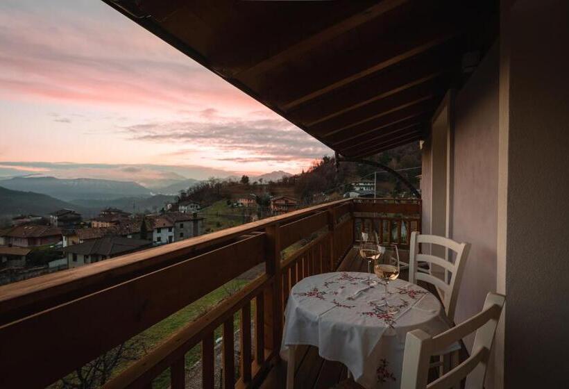 Четырехместный Номер Стандарт с Балконом, Alla Vecchia Contrada B&b