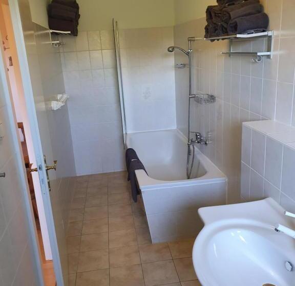 Апартаменты 3 Спальни, Apartmenthaus Am Schlosspark