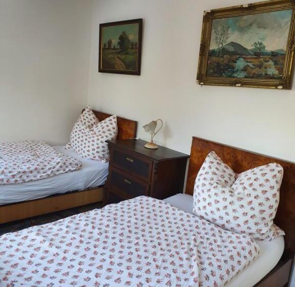 Апартаменты 3 Спальни, Apartmenthaus Am Schlosspark