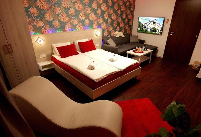 Номер Deluxe, Vi Li Panzió