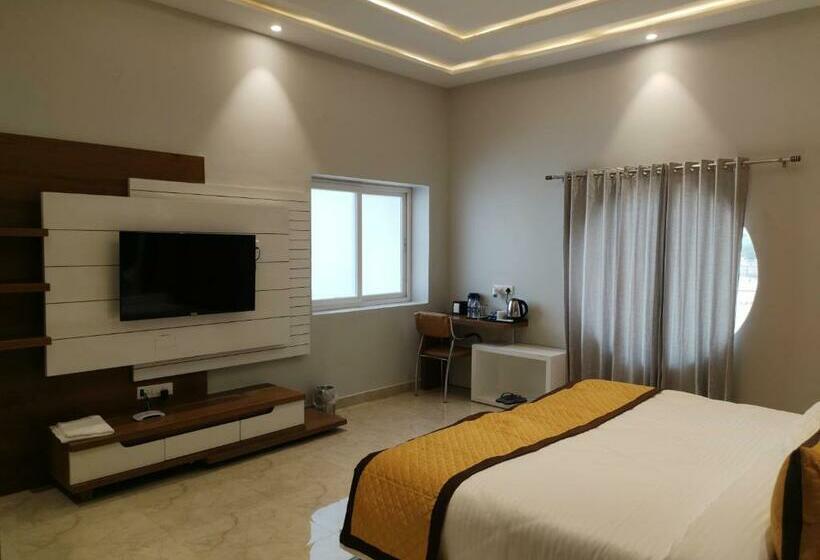 Номер Стандарт с Балконом, Club 21 By Sariska Fun City, Alwar