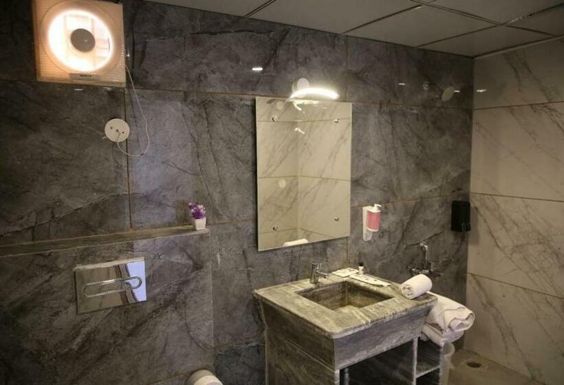 Номер Deluxe, Club 21 By Sariska Fun City, Alwar