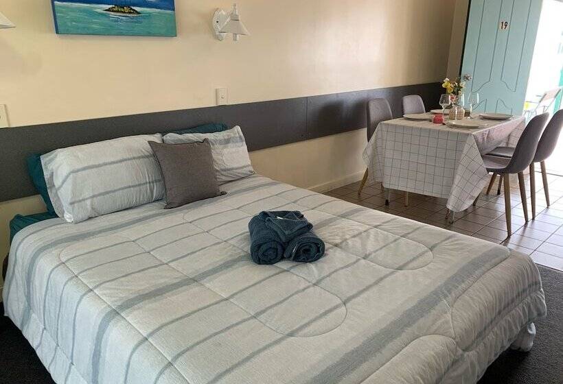 패밀리 룸, Central Point Motel