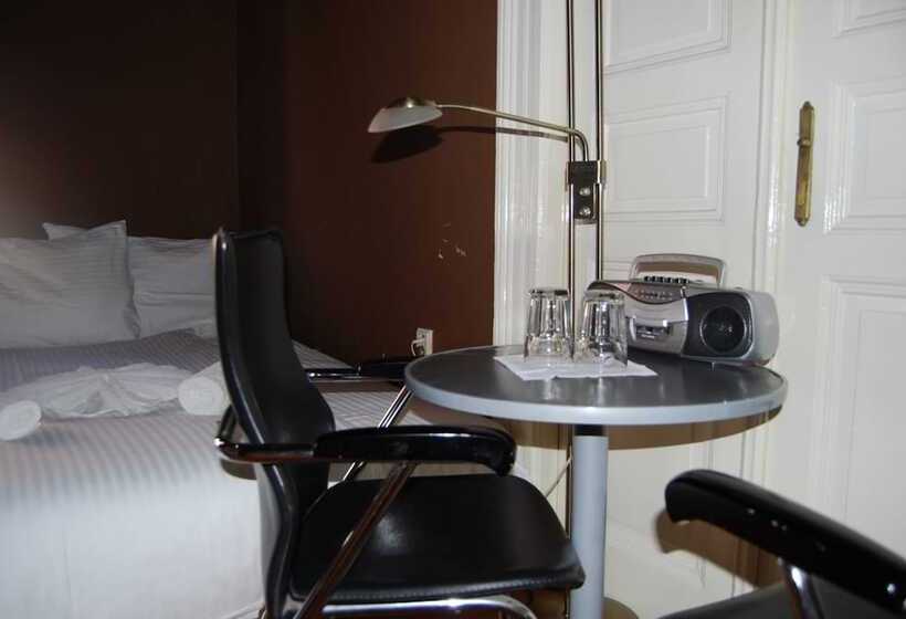Camera Tripla Standard, Praha Club Bed & Breakfast